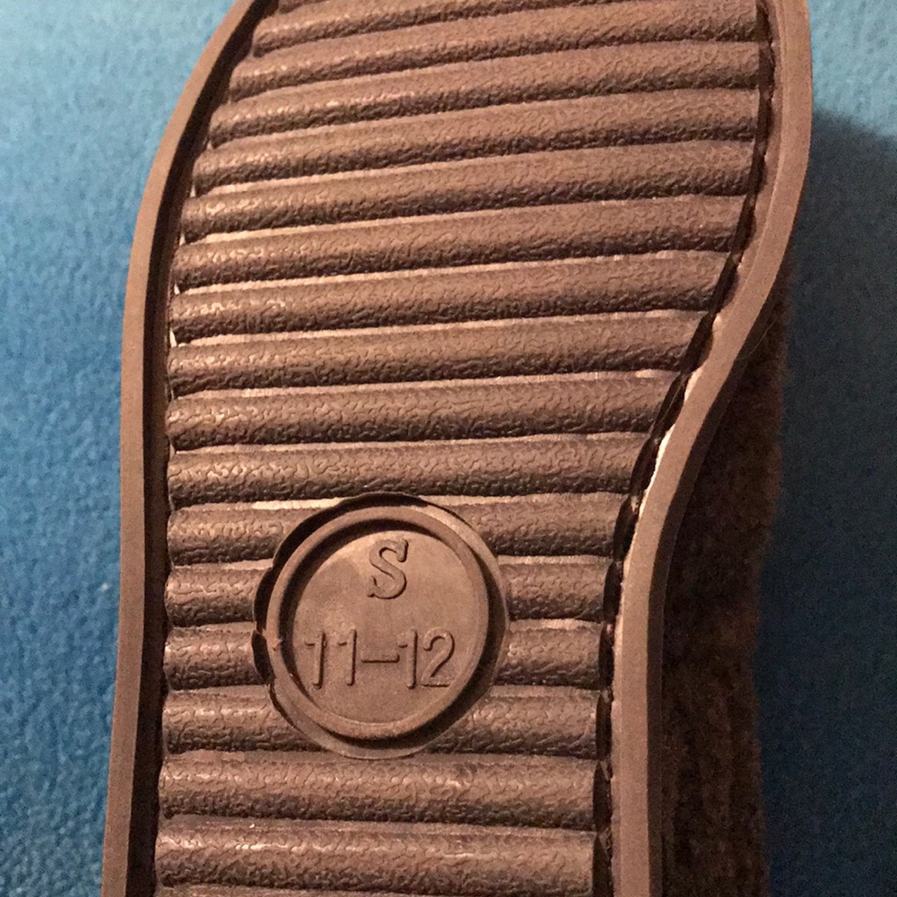 Boys Slippers! - Picture 2 of 2